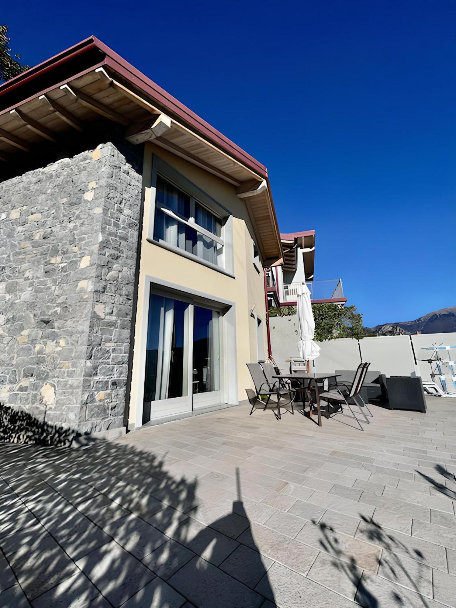 Appartamento Grande Terrazza Vista Lago Parzanica Eksteriør bilde