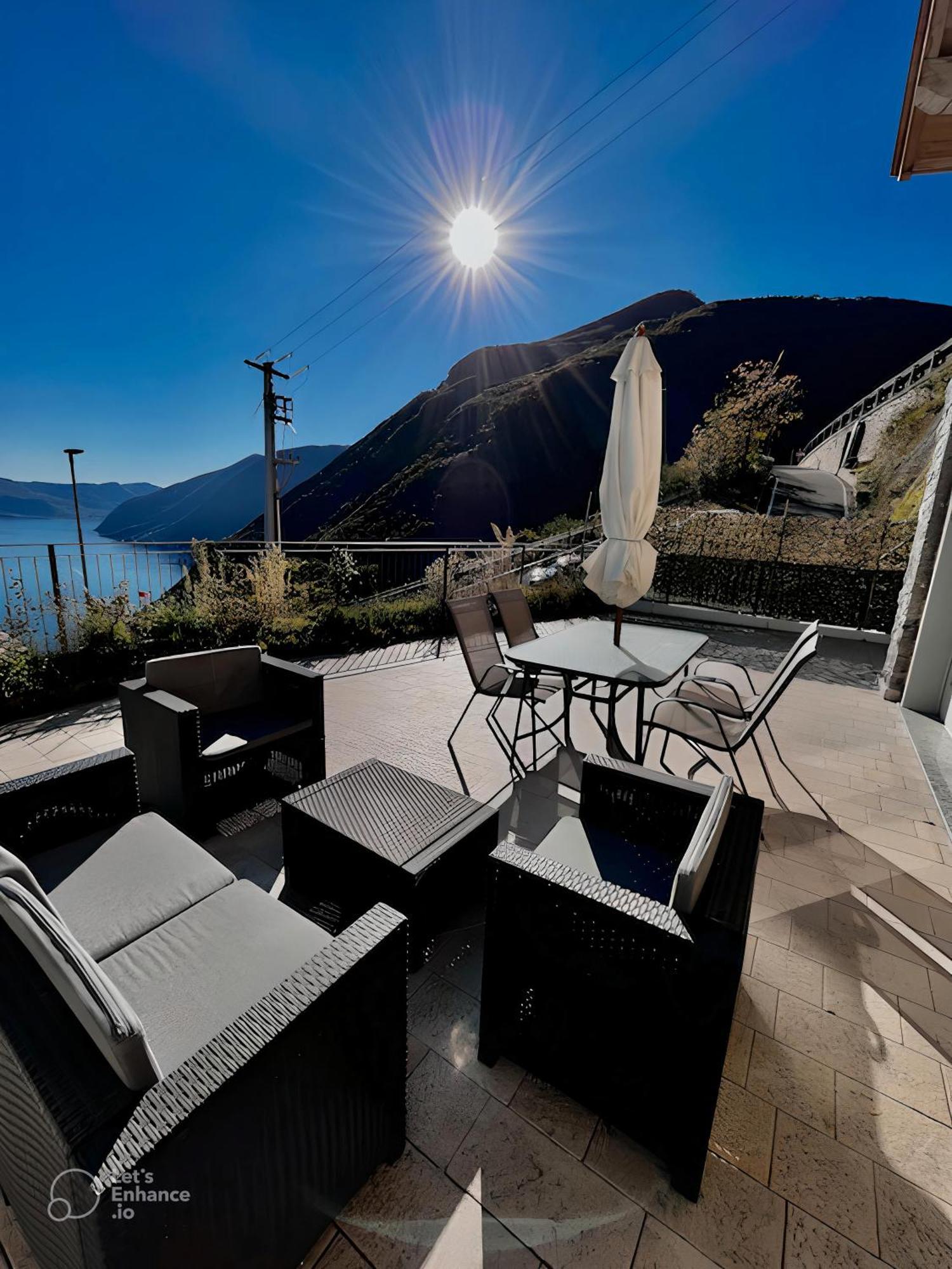Appartamento Grande Terrazza Vista Lago Parzanica Eksteriør bilde
